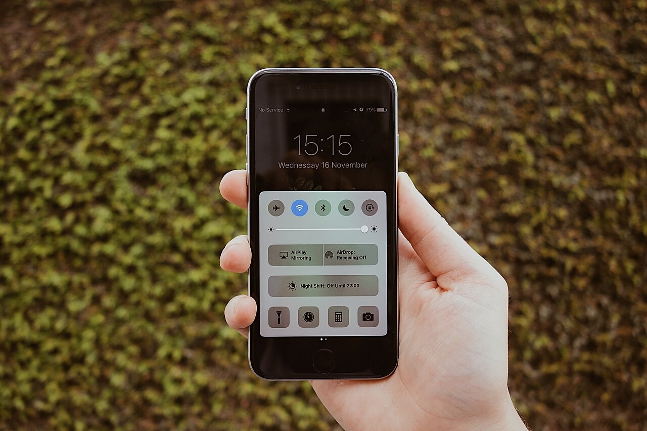 Tela de telefone celular em fotografia de arquivo. Imagem ilustrativa; não reproduz mensagens de investigados