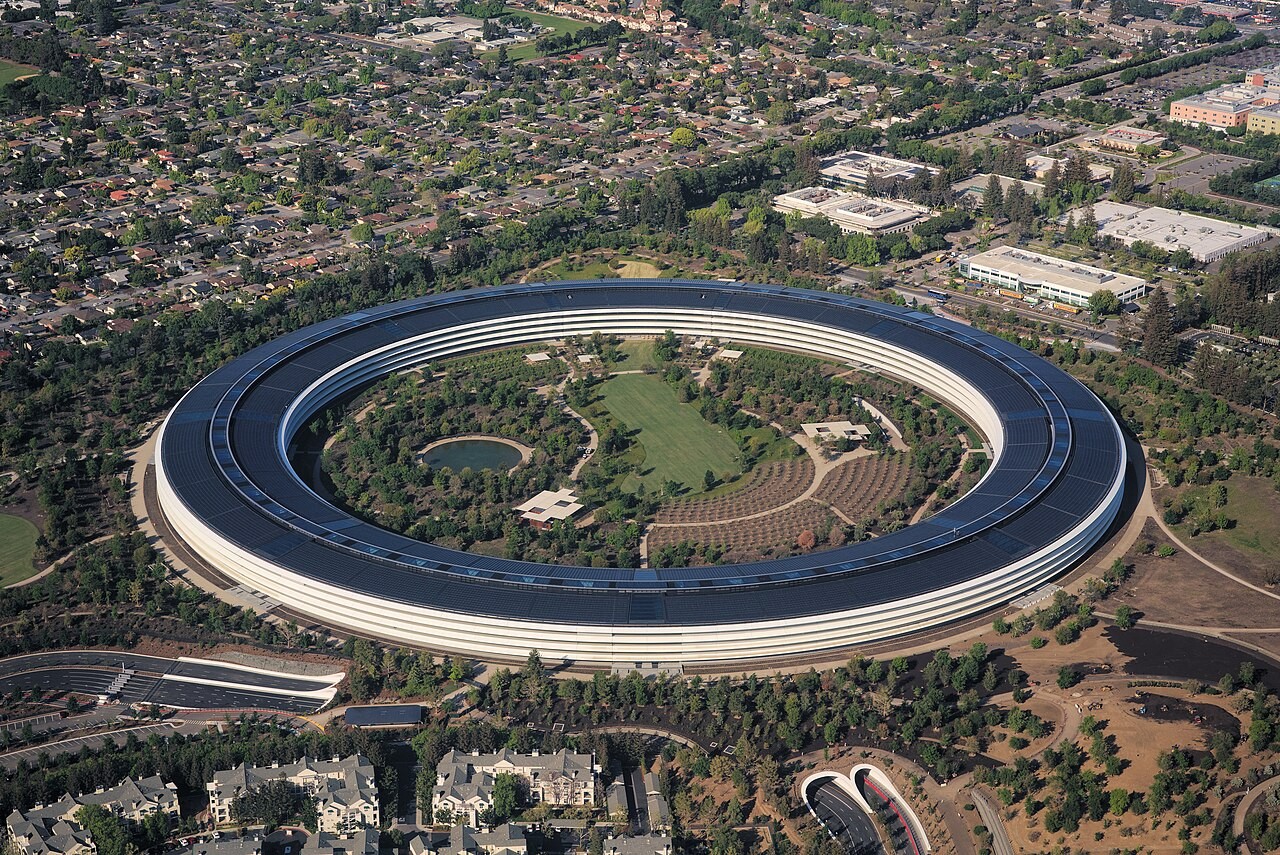 Vista aérea do Apple Park, na Califórnia
