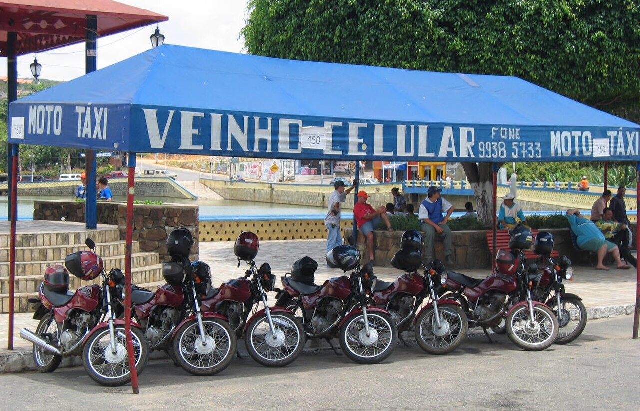 Ponto de mototáxi em Triunfo, Pernambuco